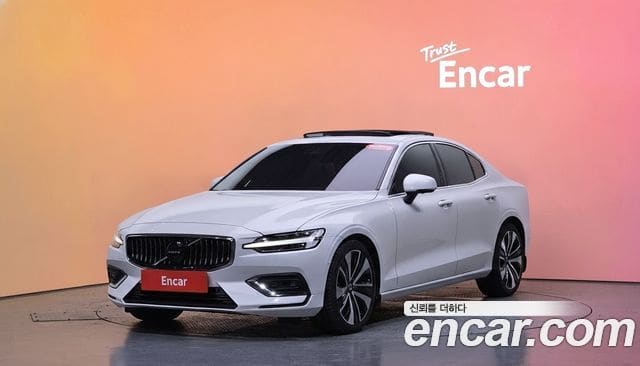 Volvo S60 — фото 1