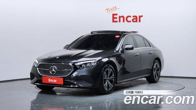 Mercedes-Benz E-Class — фото 1