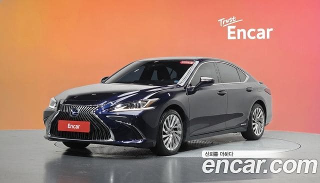 Lexus ES300h — фото 1