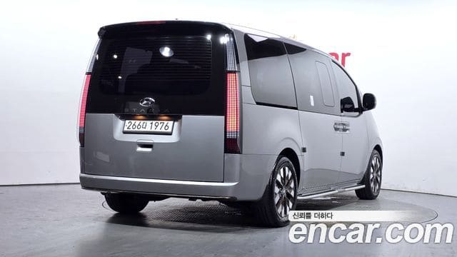 Hyundai Staria — фото 1