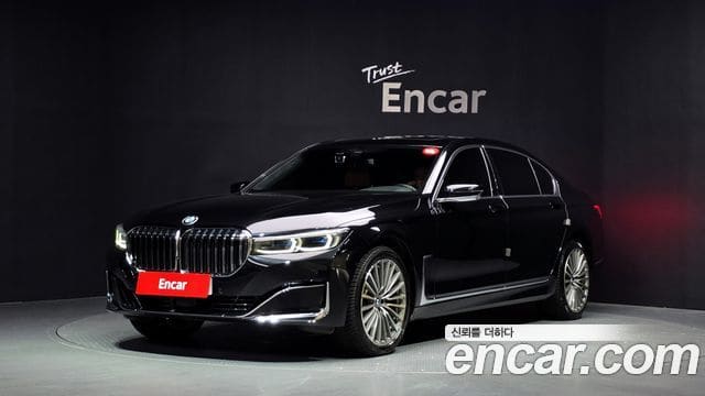BMW 7 Series — фото 1