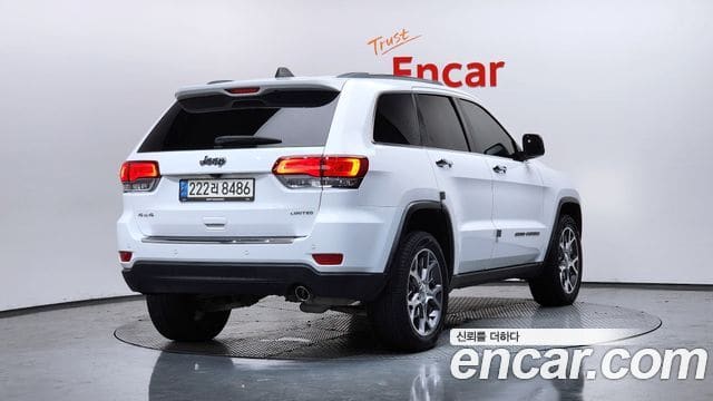 Jeep Grand Cherokee — фото 1