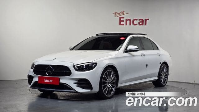 Mercedes-Benz E-Class — фото 1