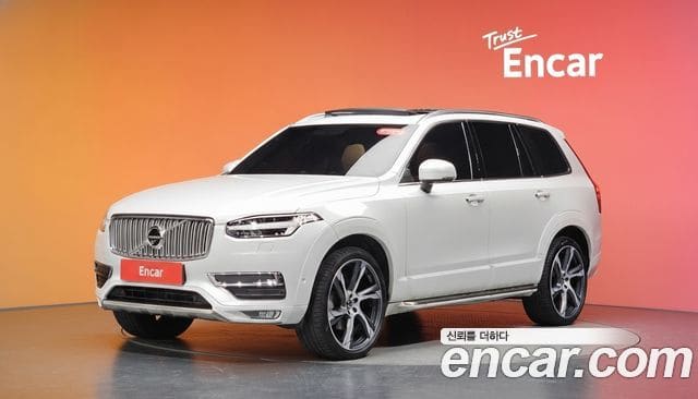 Volvo XC90 — фото 1