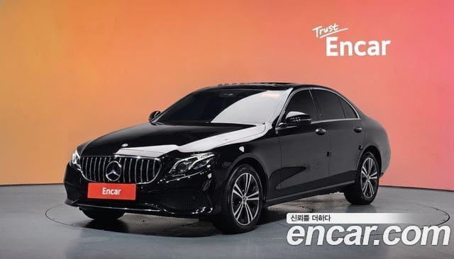 Mercedes-Benz E-Class — фото 1