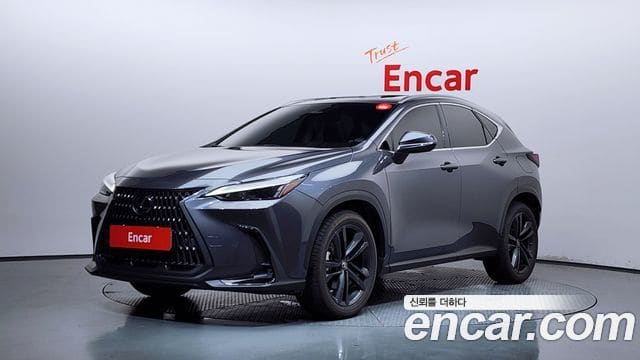 Lexus NX350h — фото 1
