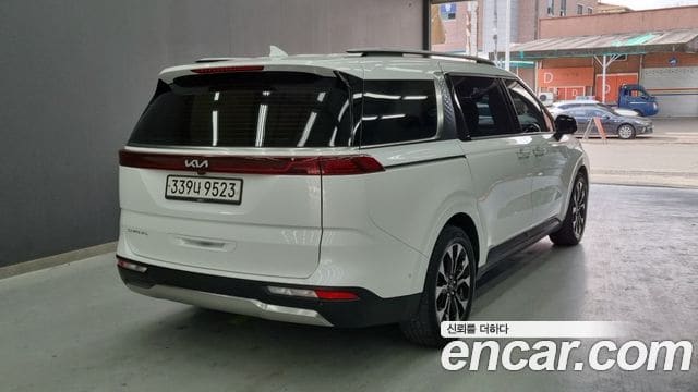 Kia Carnival — фото 1