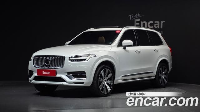 Volvo XC90 — фото 1