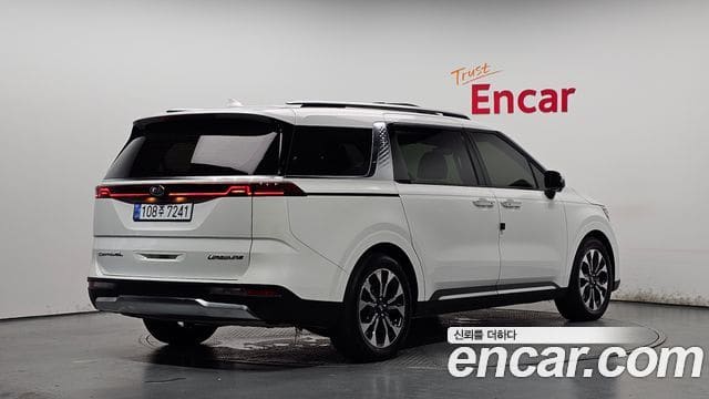 Kia Carnival — фото 1