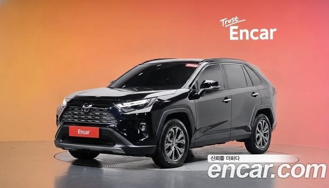 Toyota RAV4 — фото 1