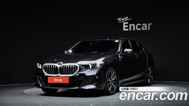 BMW 5 Series — фото 1