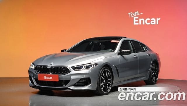 BMW 8 Series — фото 1