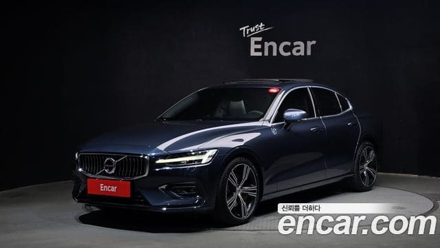 Volvo S60 — фото 1