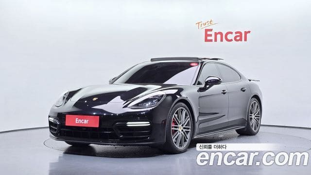 Porsche Panamera — фото 1