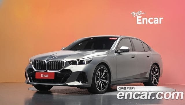 BMW 5 Series — фото 1