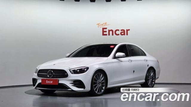 Mercedes-Benz E-Class — фото 1