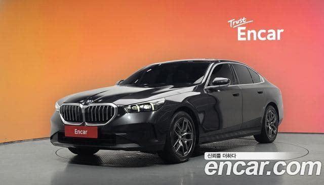 BMW 5 Series — фото 1