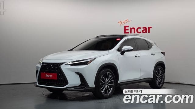 Lexus NX350h — фото 1