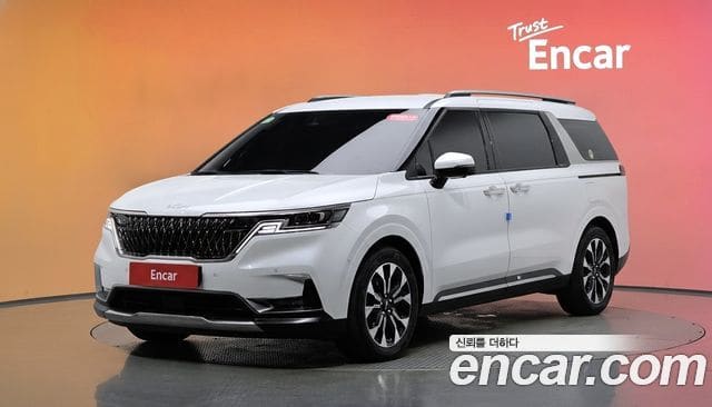 Kia Carnival — фото 1
