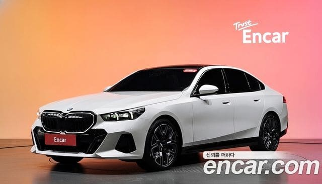 BMW 5 Series — фото 1