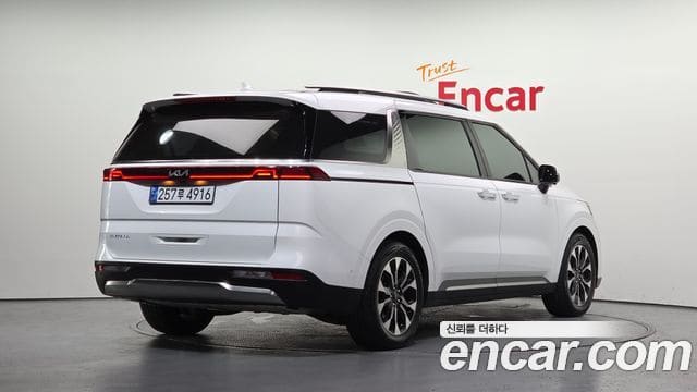 Kia Carnival — фото 1