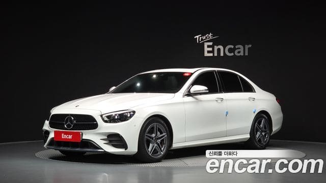 Mercedes-Benz E-Class — фото 1