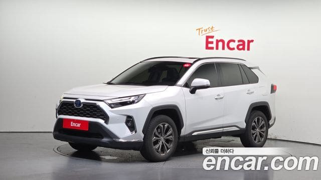 Toyota RAV4 — фото 1
