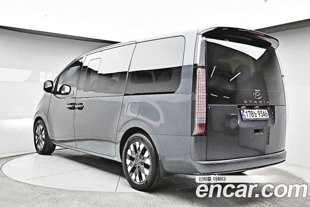 Hyundai Staria — фото 1