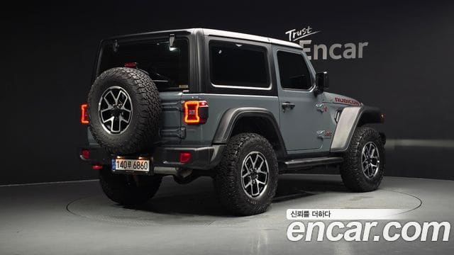 Jeep Wrangler — фото 1