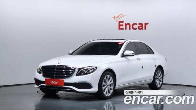 Mercedes-Benz E-Class — фото 1