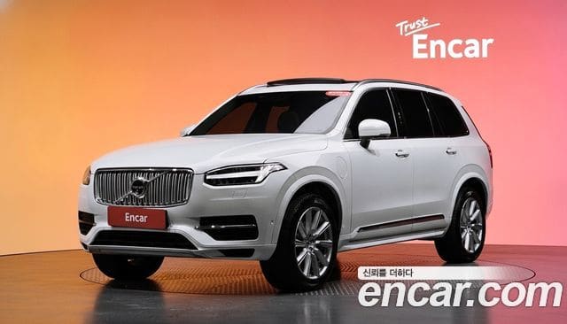 Volvo XC90 — фото 1