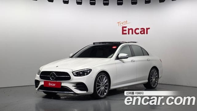 Mercedes-Benz E-Class — фото 1