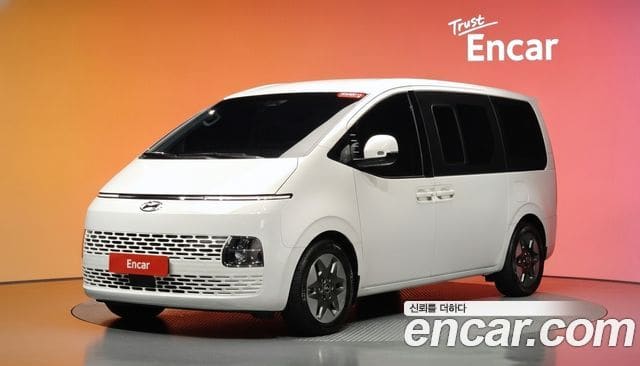 Hyundai Staria — фото 1