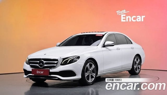 Mercedes-Benz E-Class — фото 1
