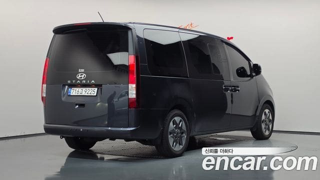 Hyundai Staria — фото 1