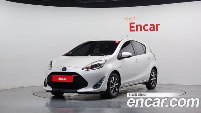 Toyota Prius C — фото 1