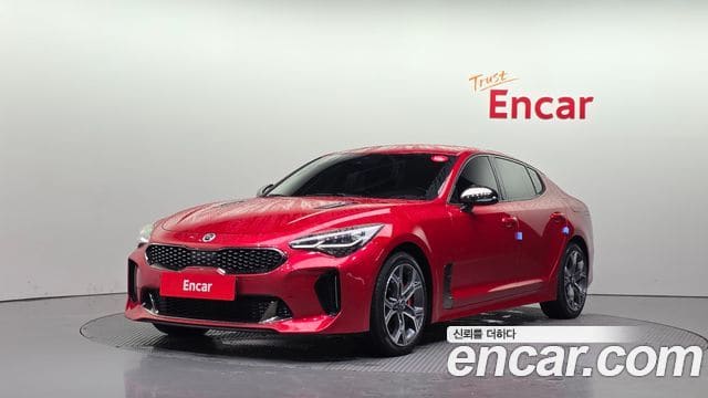 Kia Stinger — фото 1