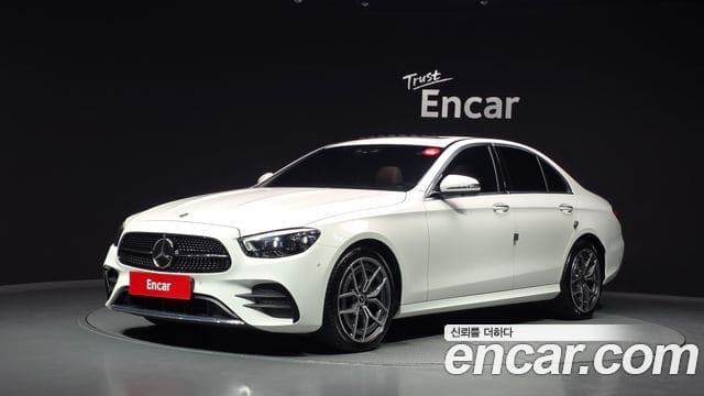 Mercedes-Benz E-Class — фото 1