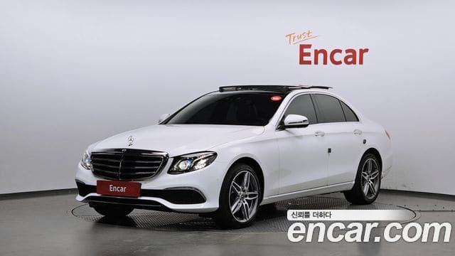 Mercedes-Benz E-Class — фото 1
