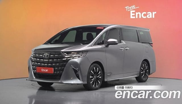 Toyota Alphard — фото 1