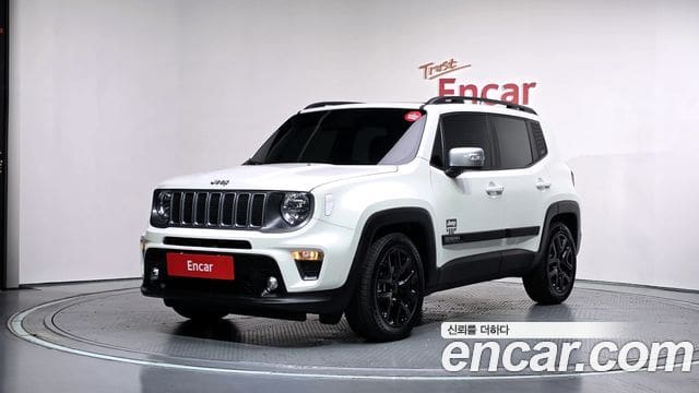 Jeep Renegade — фото 1