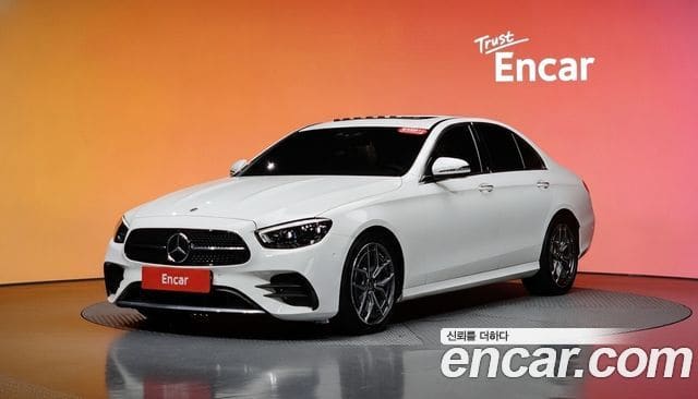 Mercedes-Benz E-Class — фото 1
