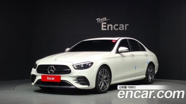 Mercedes-Benz E-Class — фото 1