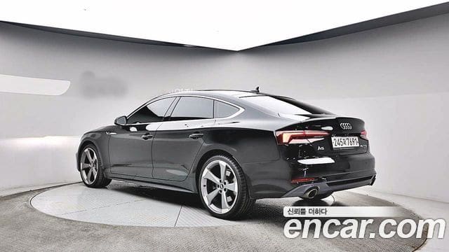 Audi A5 — фото 1