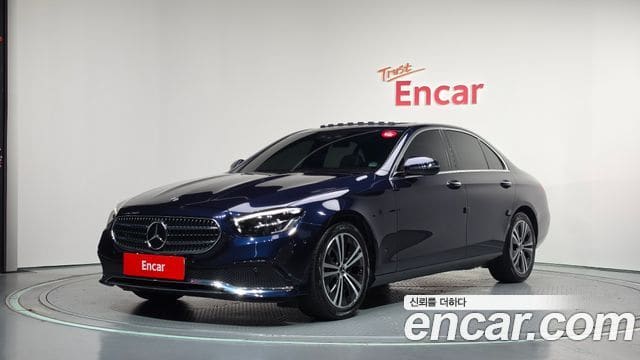 Mercedes-Benz E-Class — фото 1