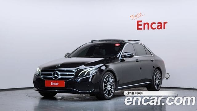 Mercedes-Benz E-Class — фото 1