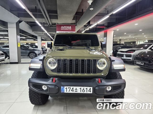Jeep Wrangler — фото 1