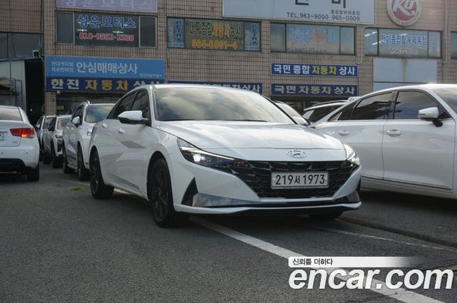 Hyundai Avante — фото 1