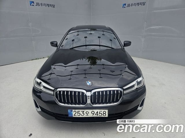 BMW 5 Series — фото 1