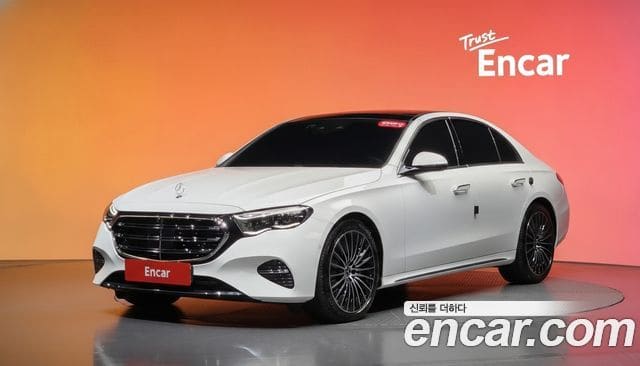 Mercedes-Benz E-Class — фото 1